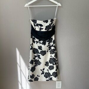 White House Black Market 100% Sill Floral Dress